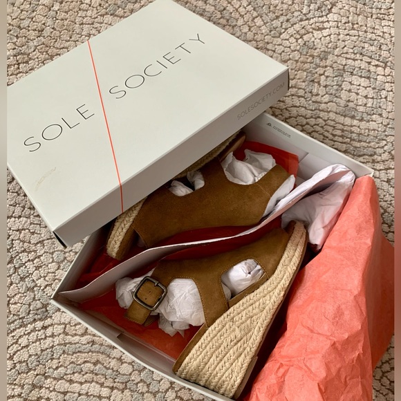 Sole Society Camreigh Cutout Wedge Sandal - Picture 2 of 7